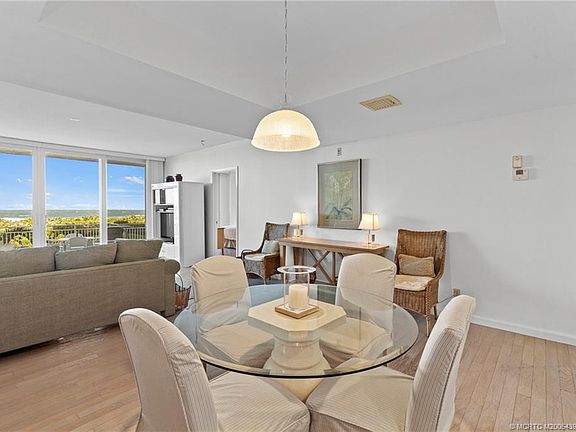 4th image of 579 NE Plantation Rd APT S103