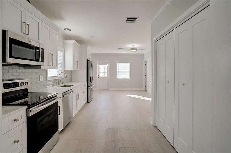 1st image of 320 NW 6th Avenue320 Ave
