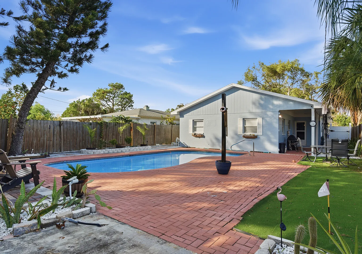 Private Paradise 2 Bed House in St. Pete. Pool and Office — Photo 1