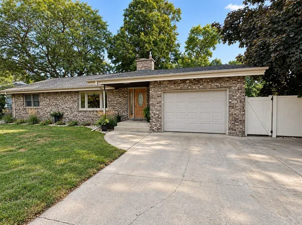 309 W 13th Ave, Mitchell, SD 57301