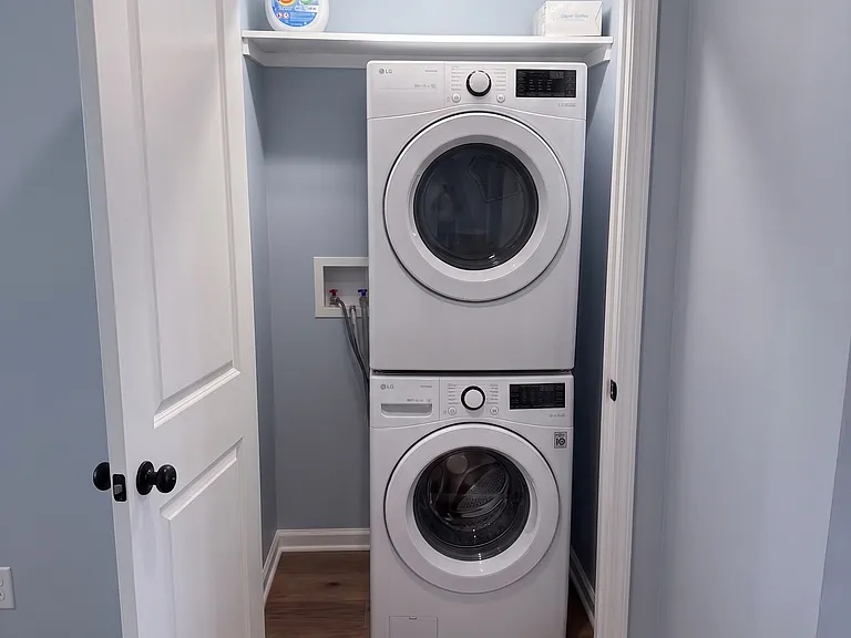 Washer/Dryer Closet