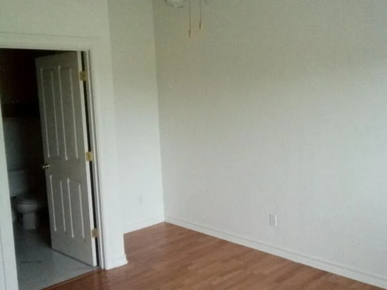 862 Lakeview Dr — Photo 8