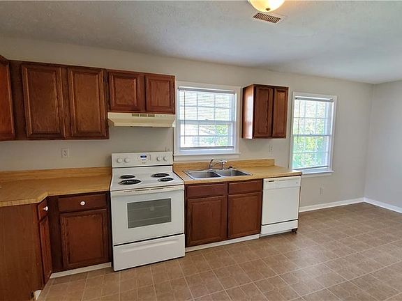5th image of 2611 Parkside Ave