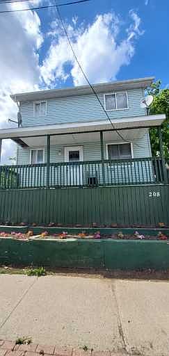 2nd image of 101 Louisa St