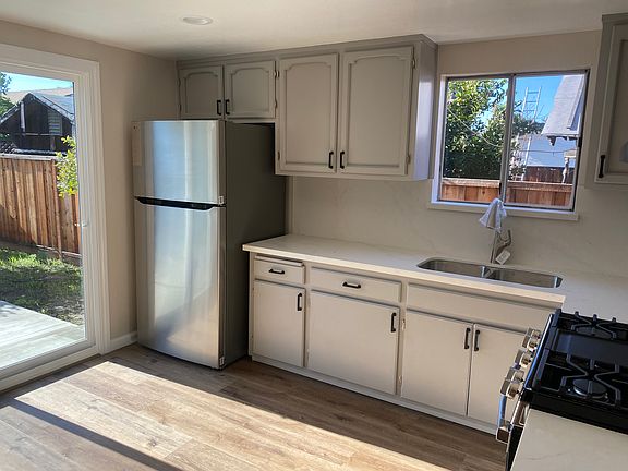 5th image of 1432 E San Fernando St #B