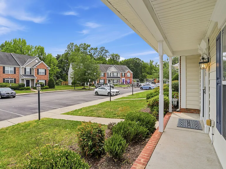 7402 Willow Crossing Ter — Photo 33