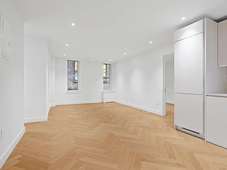 336 W 95th St #5 — Photo 3
