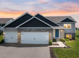 719 Harvest Dr SW, Lonsdale, MN 55046