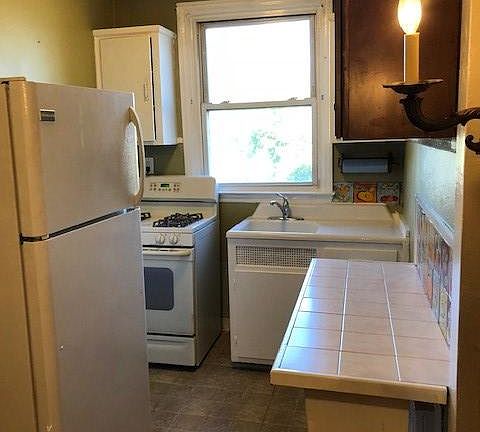 3rd image of 817 Windermere Ave #1