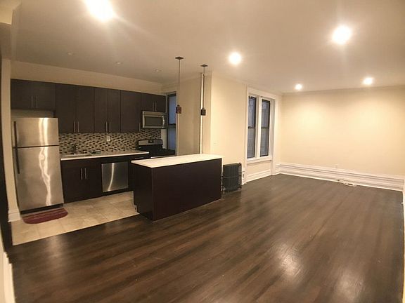 2nd image of 370 Manhattan Ave APT 4D