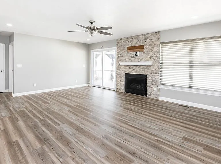 407 Sammy Ln — Photo 13