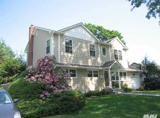 583 Plainview Rd, Plainview, NY 11803