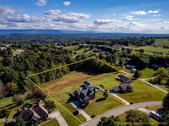 4th image of 3231 Reiley Dr