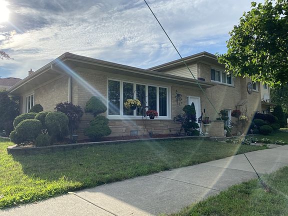 5th image of 8440 Le Claire Ave