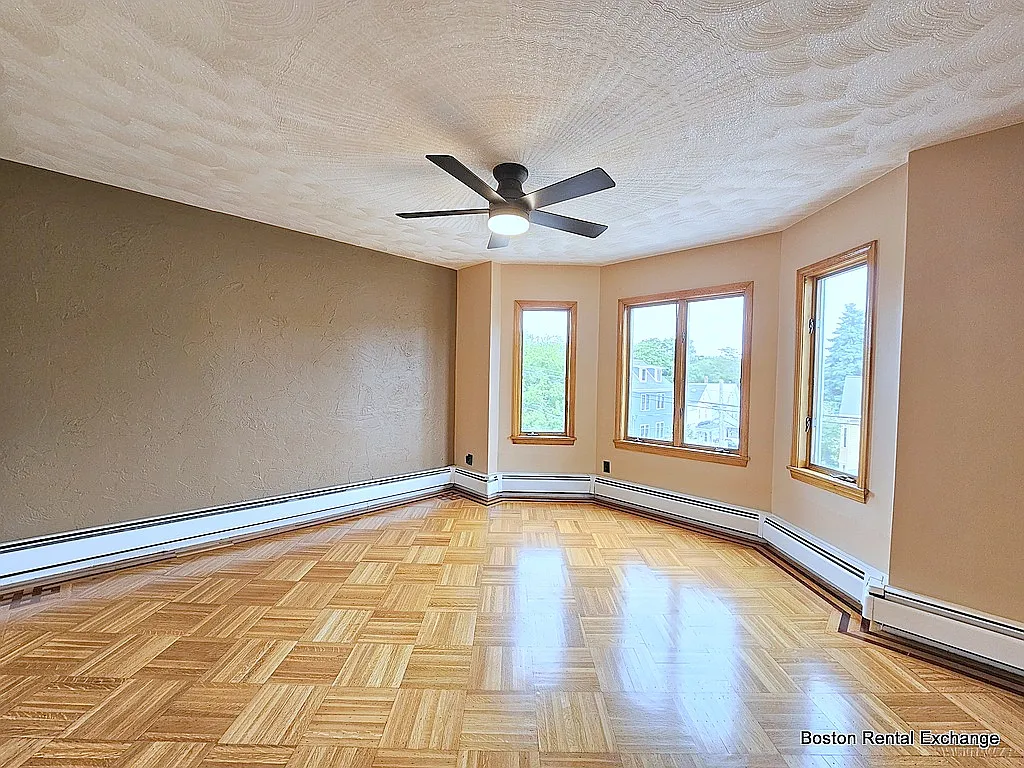 3 bed, 1500 sqft, $3,600 — Photo 2
