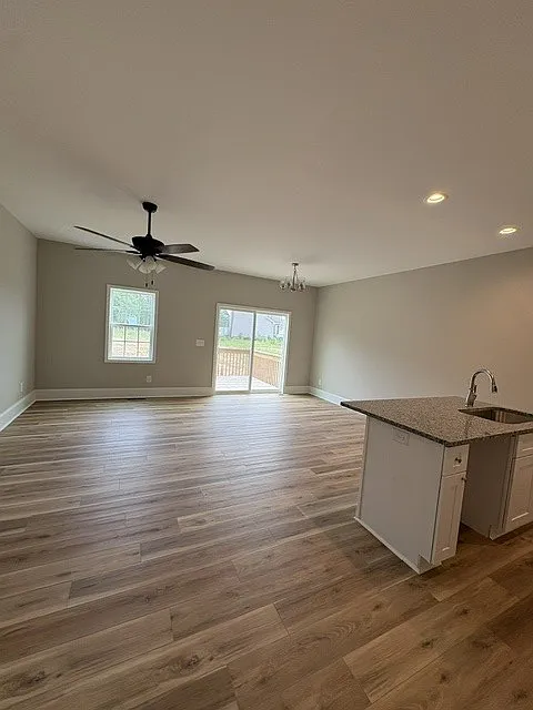 3 bed, 2.5 bath, 1700 sqft, $1,600 — Photo 2