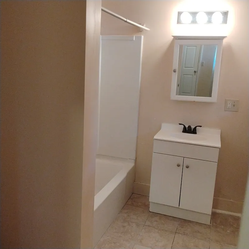 1 bed, 1.0 bath, $1,200 — Photo 2
