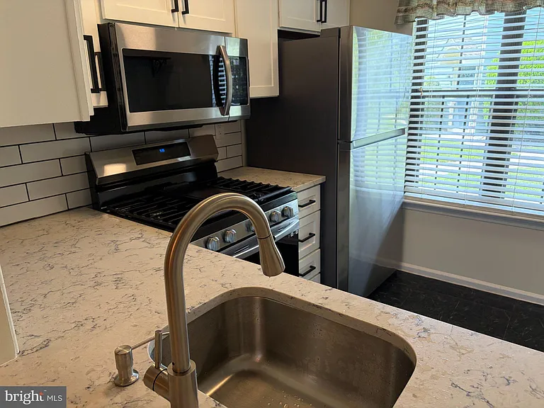 189 Collin Ct #189 — Photo 3