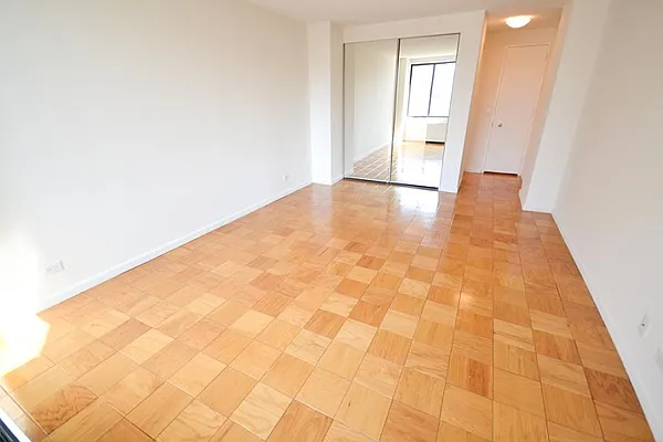 Rented by Olnick Organization | media 2