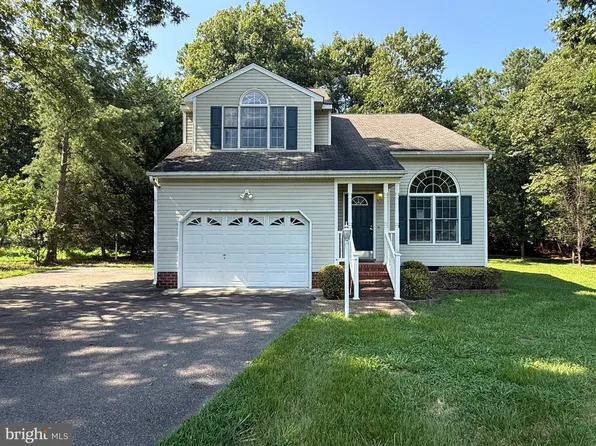 304 Thornhill Dr, Chester, VA 23836