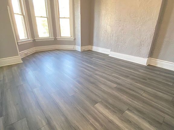 3rd image of 58 Johnston St Floor 2