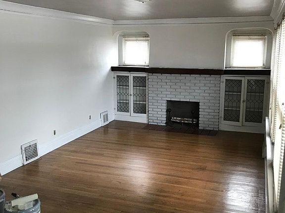 2nd image of 10612 Clifton Blvd #2
