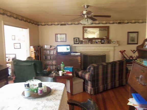 3rd image of 177 E Brumby Ave