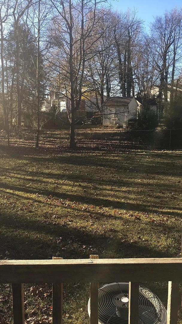 Available Now! Move In Special!! $500 Off First Full Month. — Photo 4