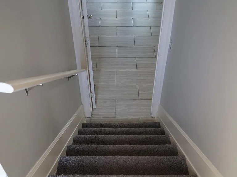 979 Jairus Dr — Photo 2