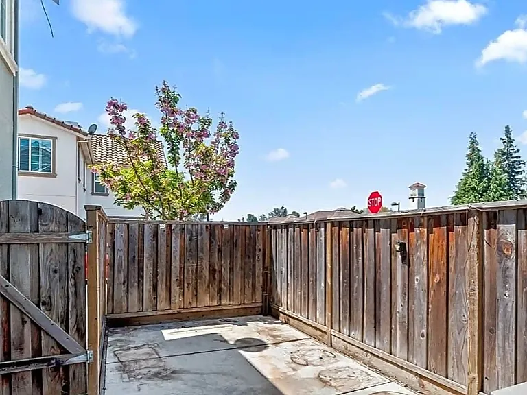 168 Caroline Ln — Photo 11