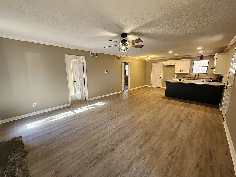 8206 Dogwood Trl — Photo 4