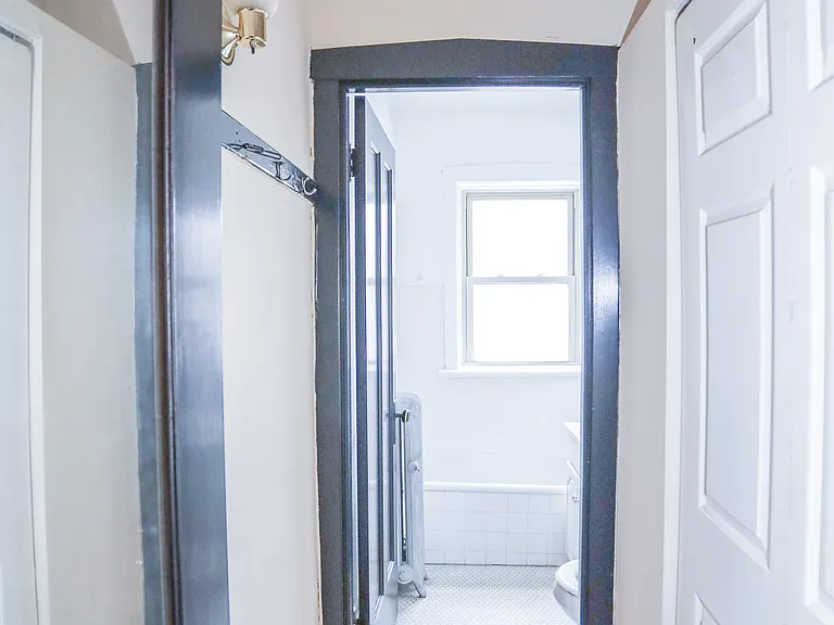 4043 W Melrose St #1S — Photo 6