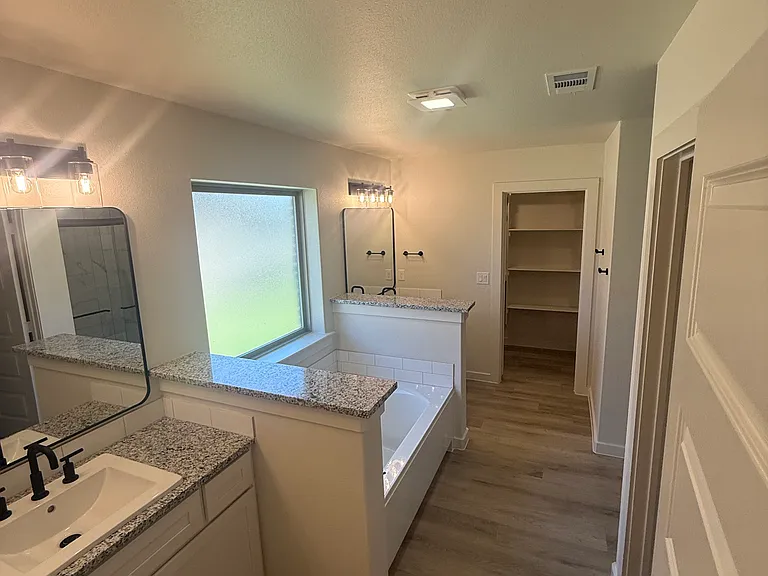 5310 Remington Ave — Photo 4