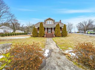 201 W Washington Ave, Clinton, TN 37716