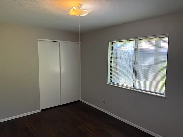 19 Nottingham Ln #F — Photo 12