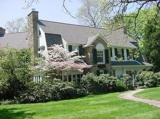 17200 S Woodland Rd, Shaker Heights, OH 44120