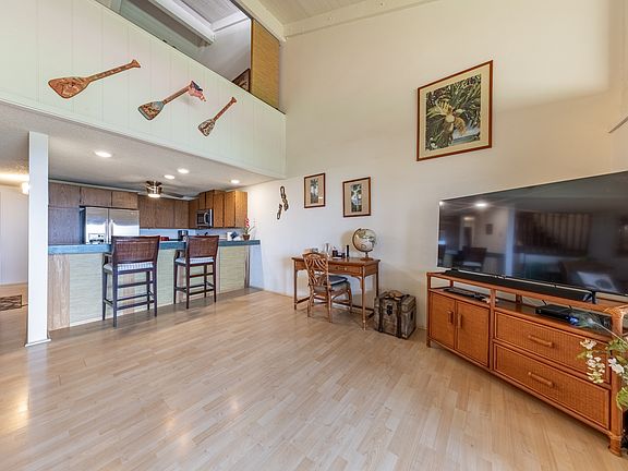 5th image of 68-3840 Lua Kula St APT D204