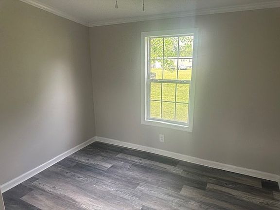 4th image of 1410 Elias Ln