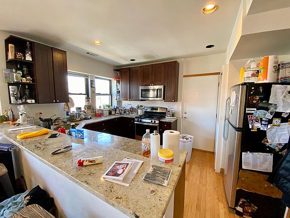 2nd image of 2415 W Montrose Ave APT 2F
