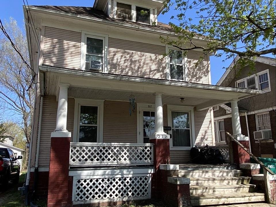 1st image of 217 Sumner St E