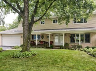 1747 Larkdale Rd, Northbrook, IL 60062