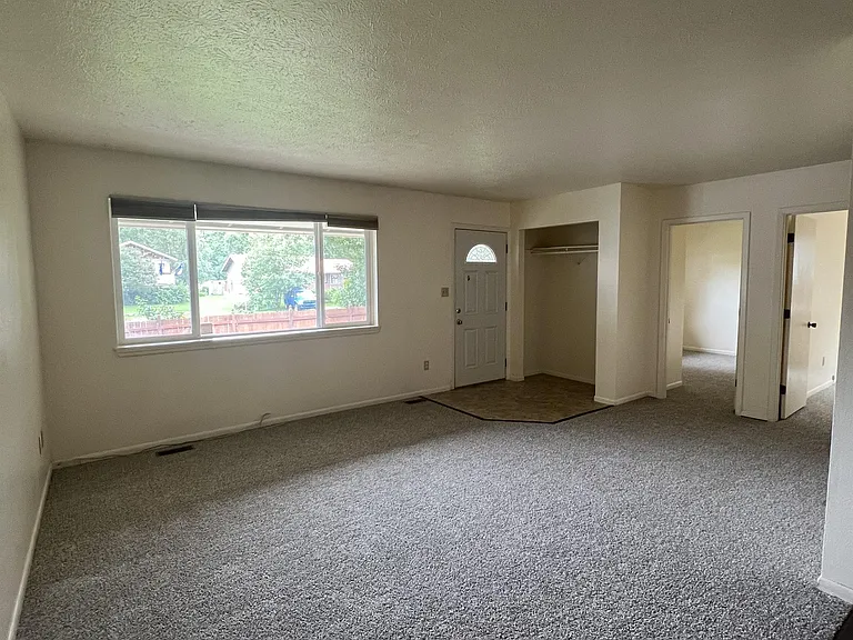 617 W Fern Ave — Photo 6