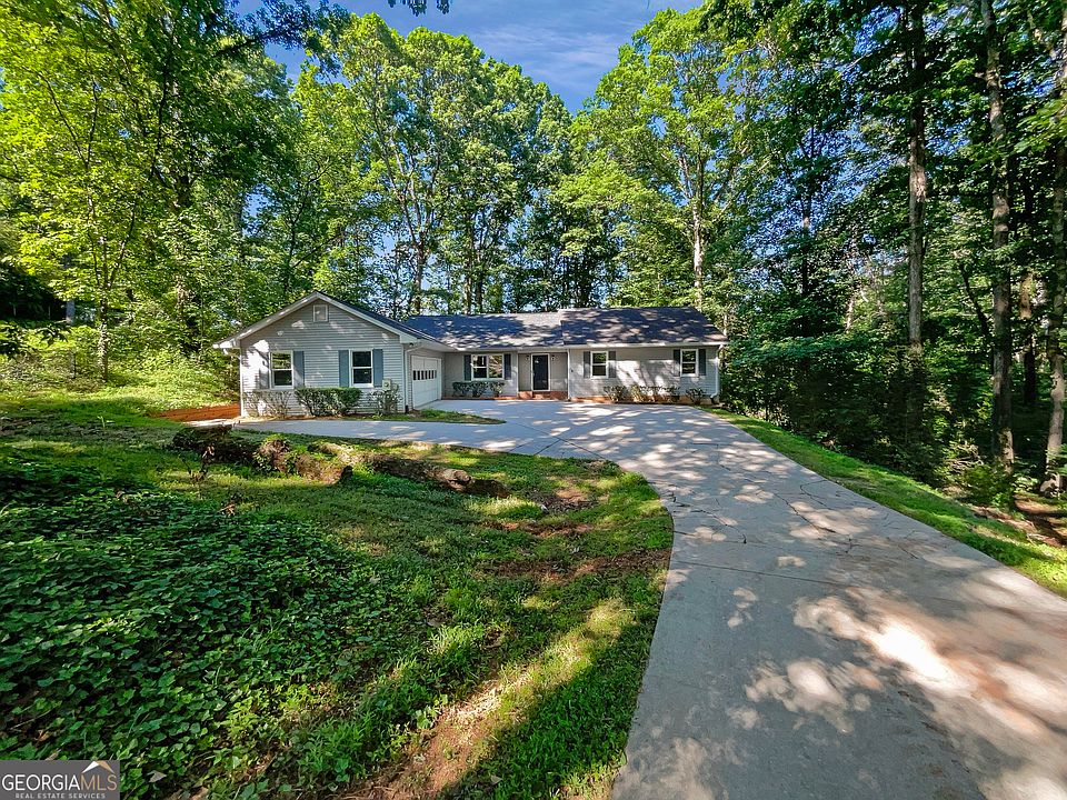 1st image of 4488 Hidden Oaks Dr