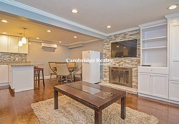 5th image of 153 Bigelow St #1T