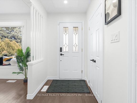 2nd image of 56 Nash Rd S