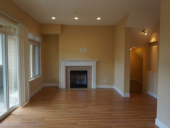 5th image of 12326 NE 7th Pl #107