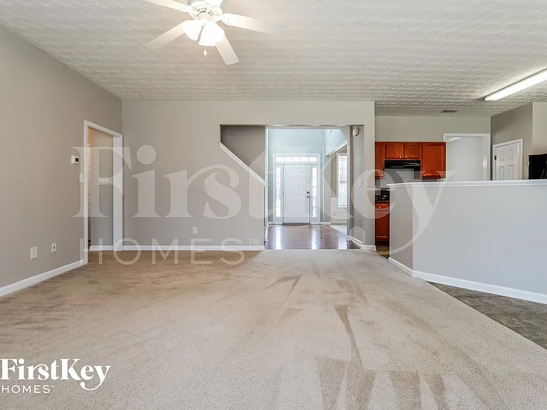 6919 Island Pointe Dr — Photo 3
