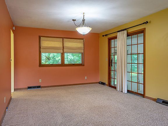 5th image of 2918 Mulberry Ave