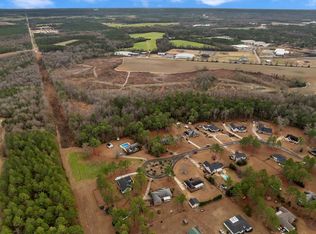 124 Creekside Dr, Sylvester, GA 31791