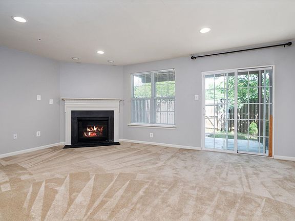 4th image of 1727 Jennifer Meadows Ct